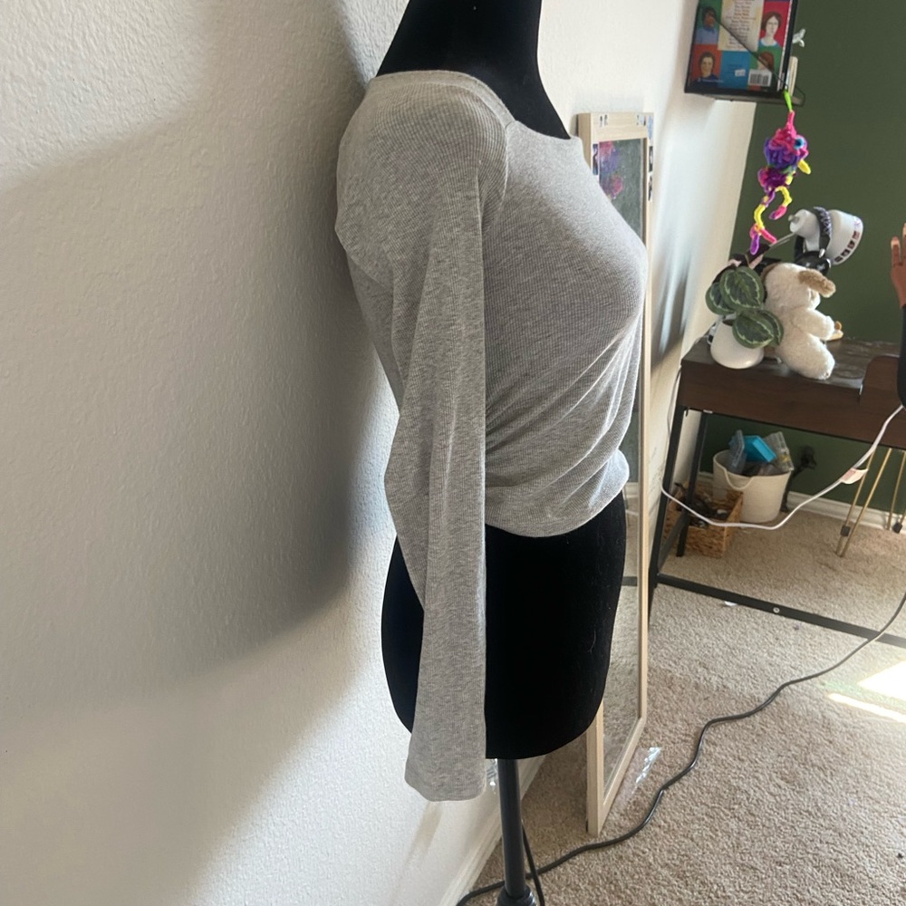 Hollister Light Gray Long Sleeve Women's Tee